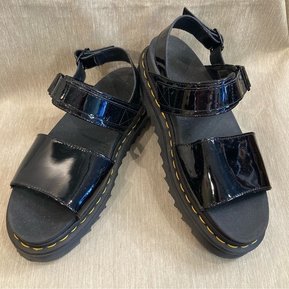 DR  MARTENS Sz 10 Voss Patent Leather Platform Buckle Closure Sandals - Picture 2 of 11